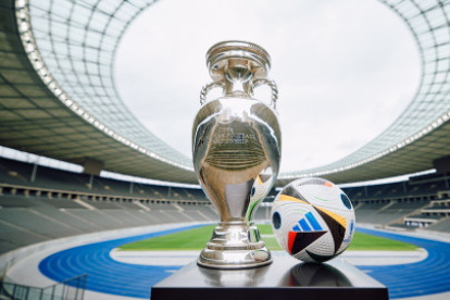 Puma y LaLiga lanzan el nuevo balón de la Liga F - Material Deportivo