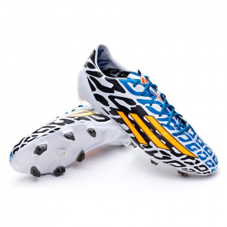 The boots worn by Messi - Football 