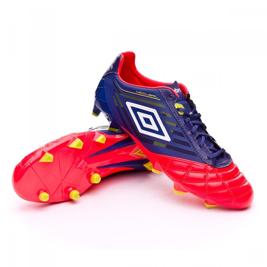 botas de futbol umbro