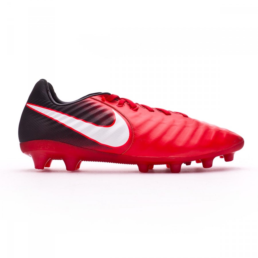 red and black nike tiempo
