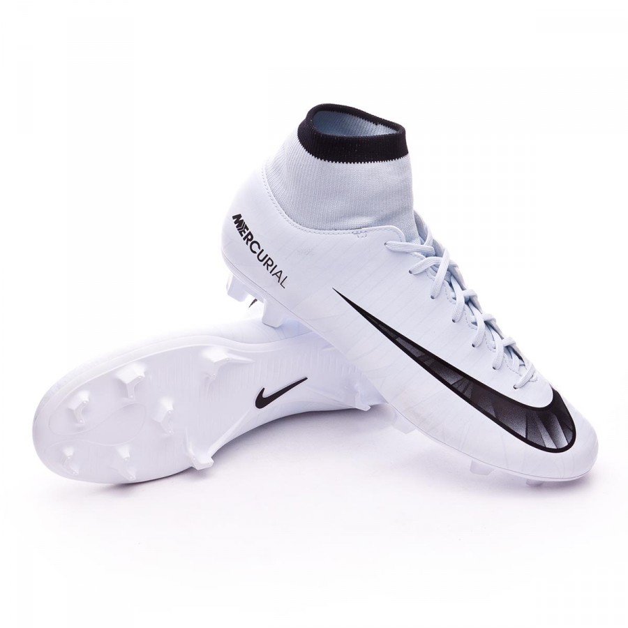 Nike Mercurial Superfly V CR7 AG Pro Men 's Football Boots .