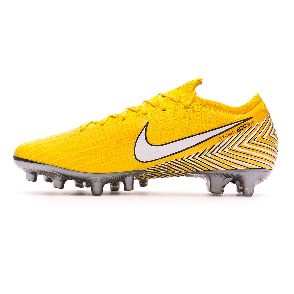 black and yellow nike football boots