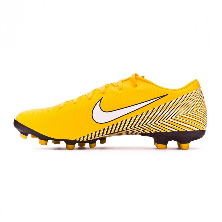 neymar yellow cleats