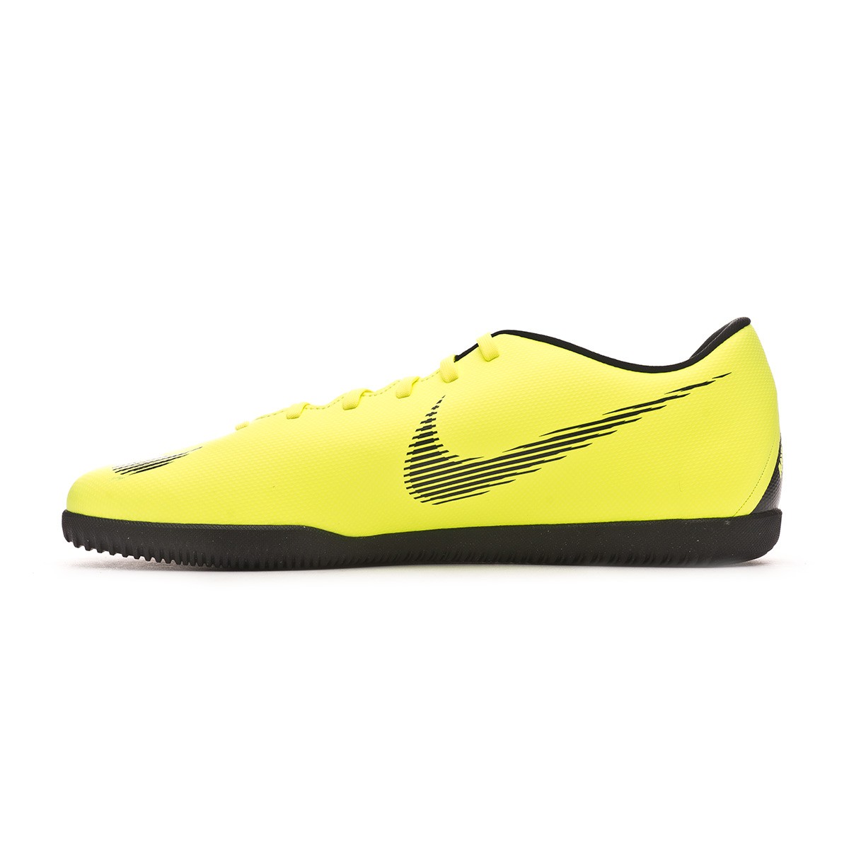 tenis nike futbol