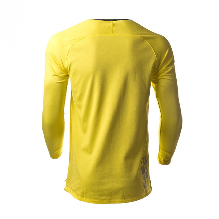 dynamic yellow nike shirt