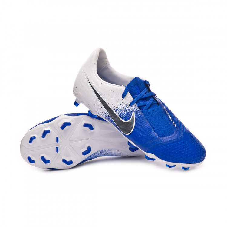  Football shoes evaluation Nike mercurial vapor 12 vs phantom venom elite