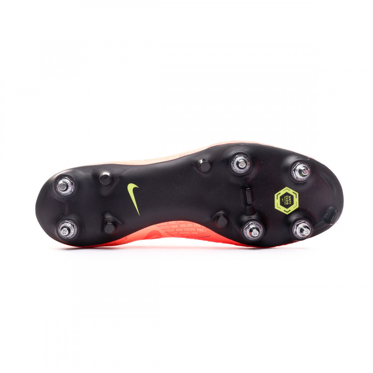 nike phantom venom anti clog