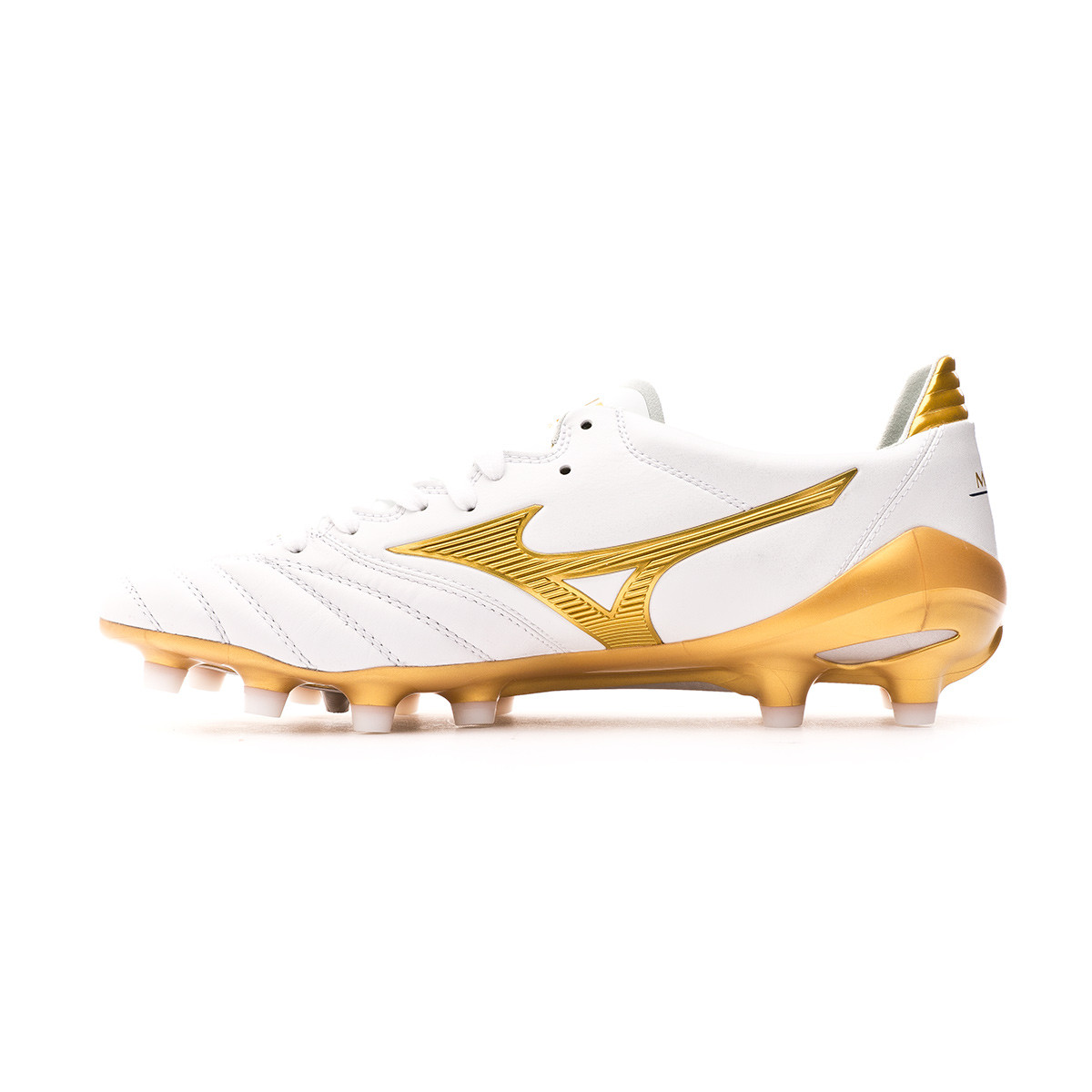 gold mizuno football boots