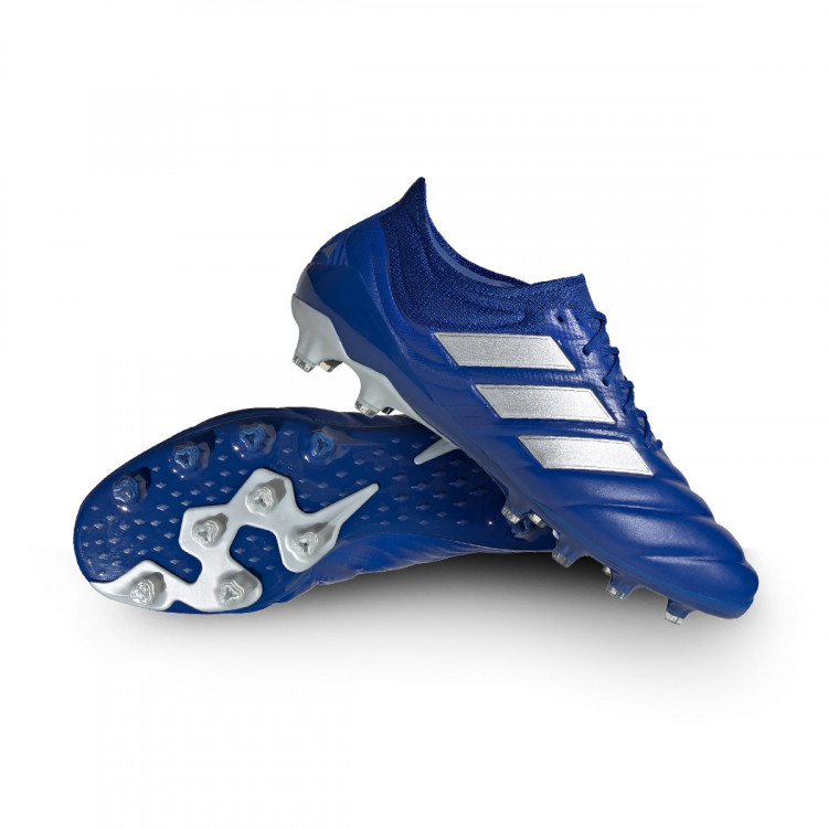 football boots blue