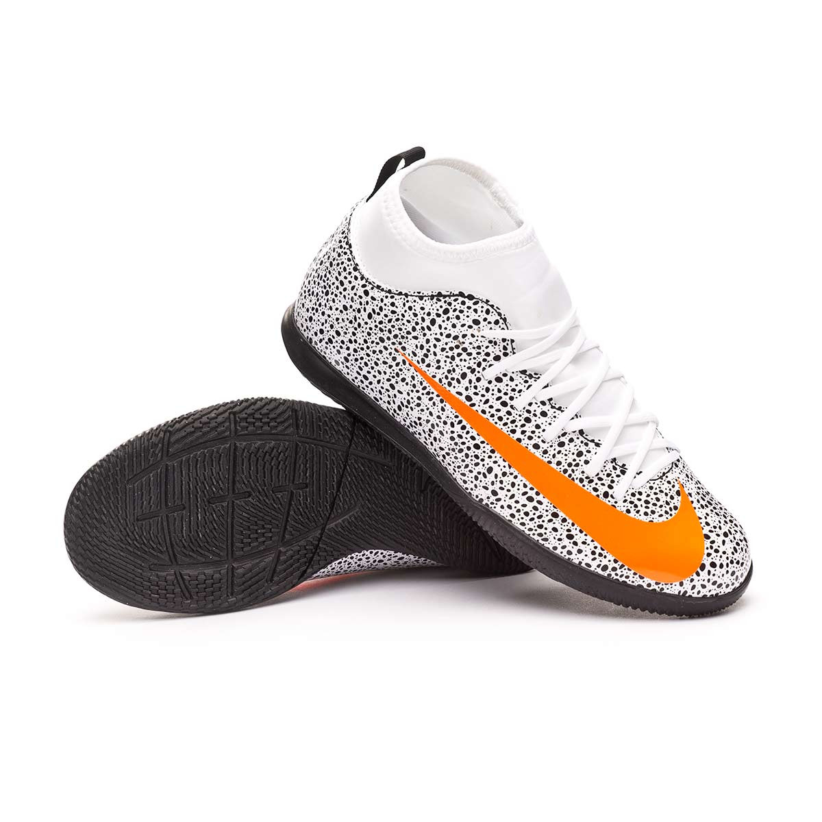 Zapatilla Nike Mercurial Superfly VII Club CR7 IC Niño White-Total  orange-Black - Tienda de fútbol Fútbol Emotion
