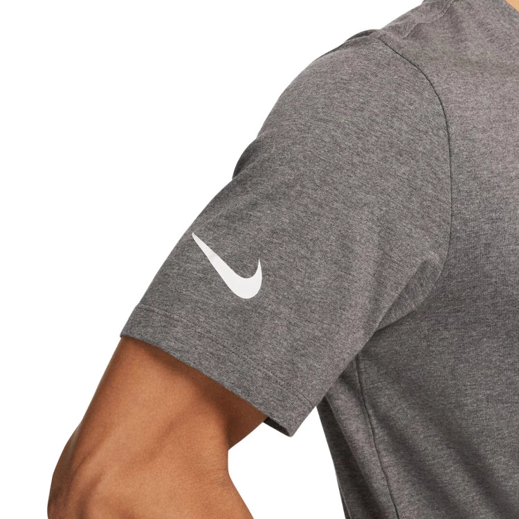 camiseta-nike-park-20-swoosh-arm-mc-charcoal-heather-white-3