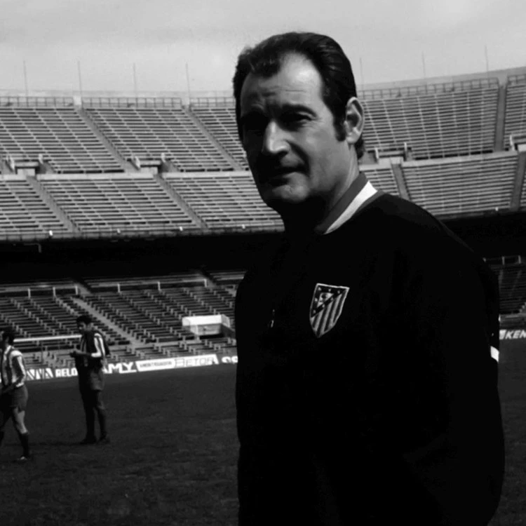 chaqueta-copa-atletico-de-madrid-1969-dark-marine-4