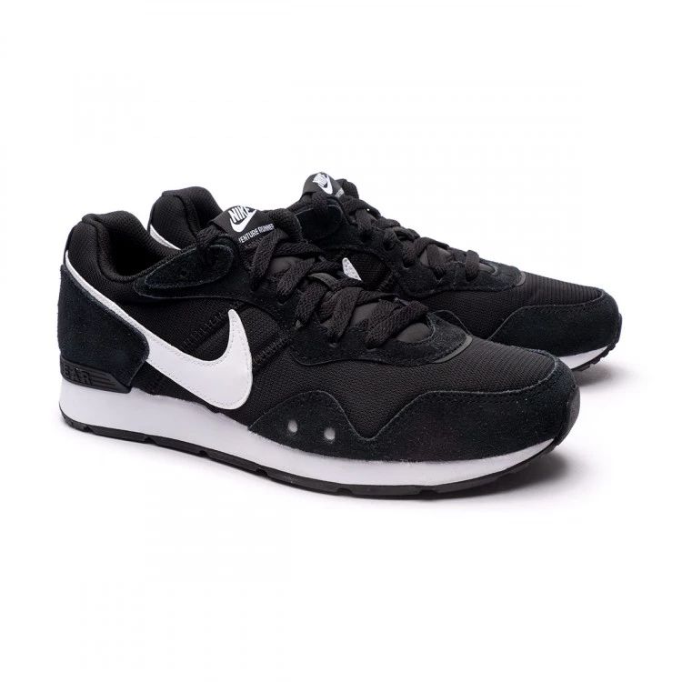 zapatilla-nike-venture-runner-negro-0