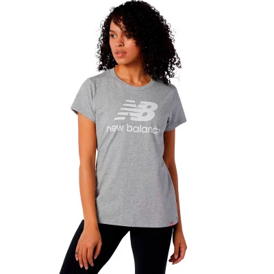 Camiseta Essentials Stacked Logo Mujer