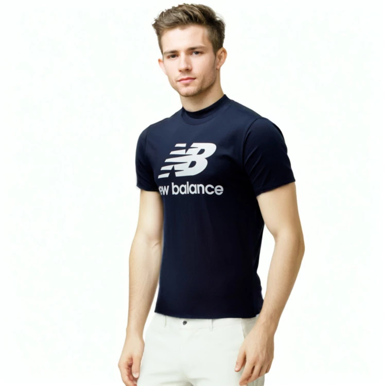 camiseta-new-balance-essentials-stacked-logo-black-0