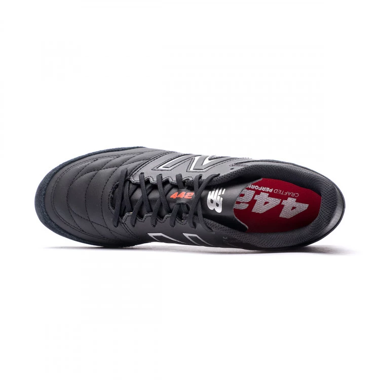 bota-new-balance-442-v2-team-leather-turf-negro-4