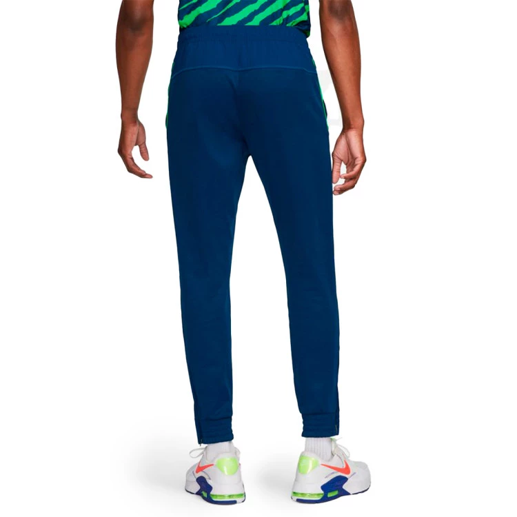 pantalon-largo-nike-brasil-fanswear-mundial-qatar-2022-coastal-blue-green-spark-1