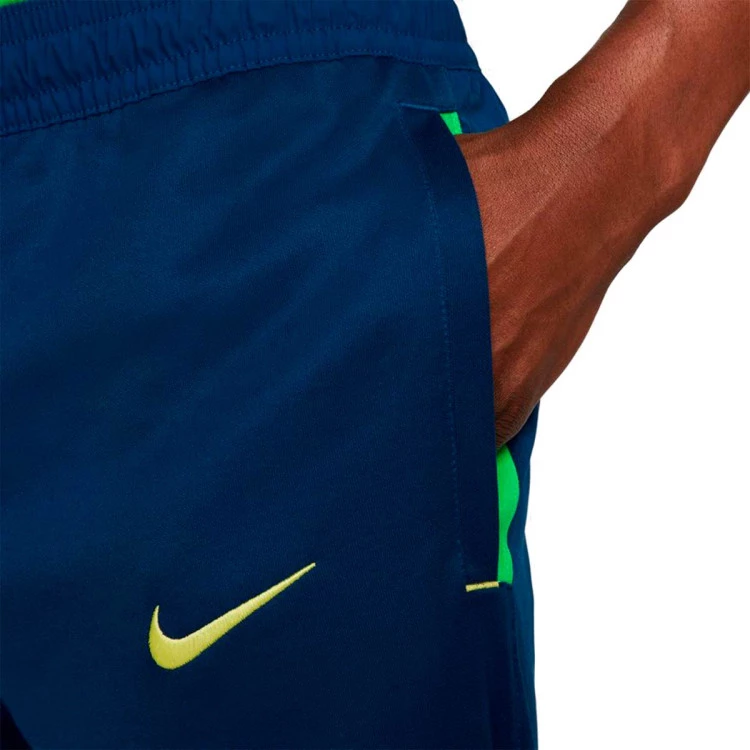 pantalon-largo-nike-brasil-fanswear-mundial-qatar-2022-coastal-blue-green-spark-2