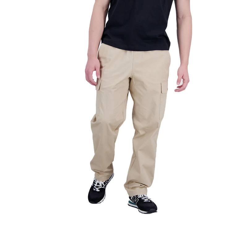 pantalon-largo-new-balance-athletics-woven-cargo-tobacoo-3