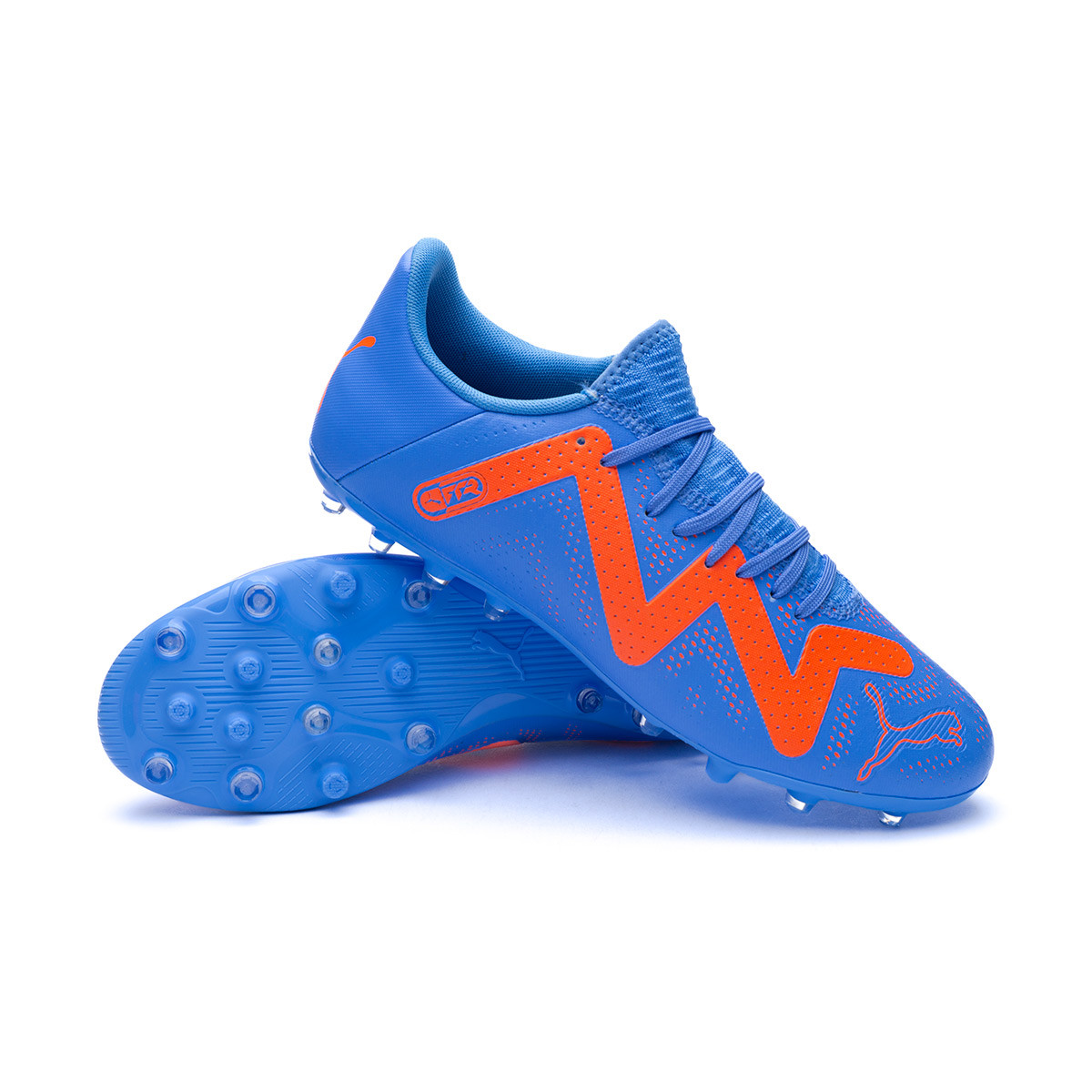Chaussures De Foot Crampons Moulés Enfant - PUMA FUTURE PLAY - Bleu Et  Orange