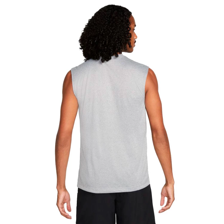 camiseta-nike-dri-fit-tumbled-grey-silver-htr-black-1