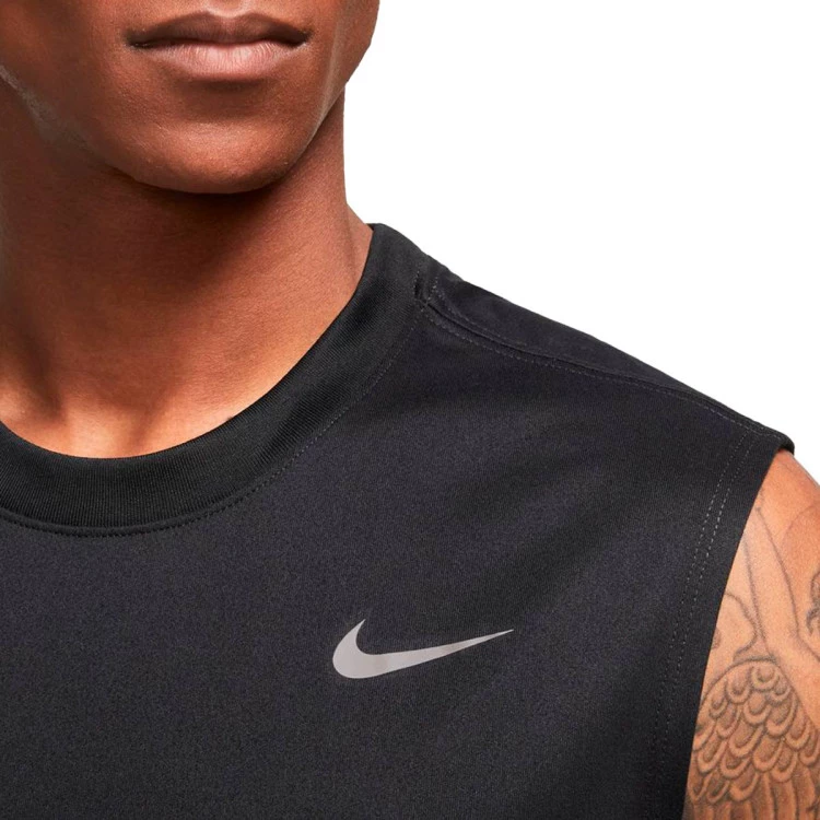 camiseta-nike-dri-fit-black-matte-silver-2