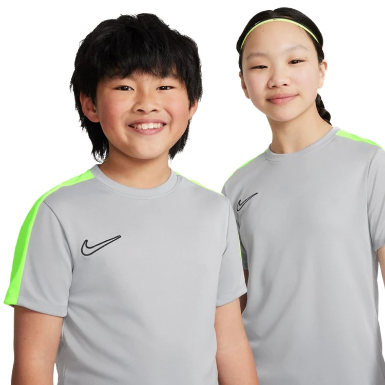 camiseta-nike-dri-fit-academy-23-nino-silver-volt-black-2