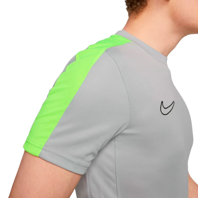 camiseta-nike-dri-fit-academy-23-silver-volt-black-3