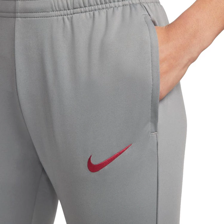 pantalon-largo-nike-liverpool-fc-training-2022-2023-mujer-smoke-grey-tough-red-3