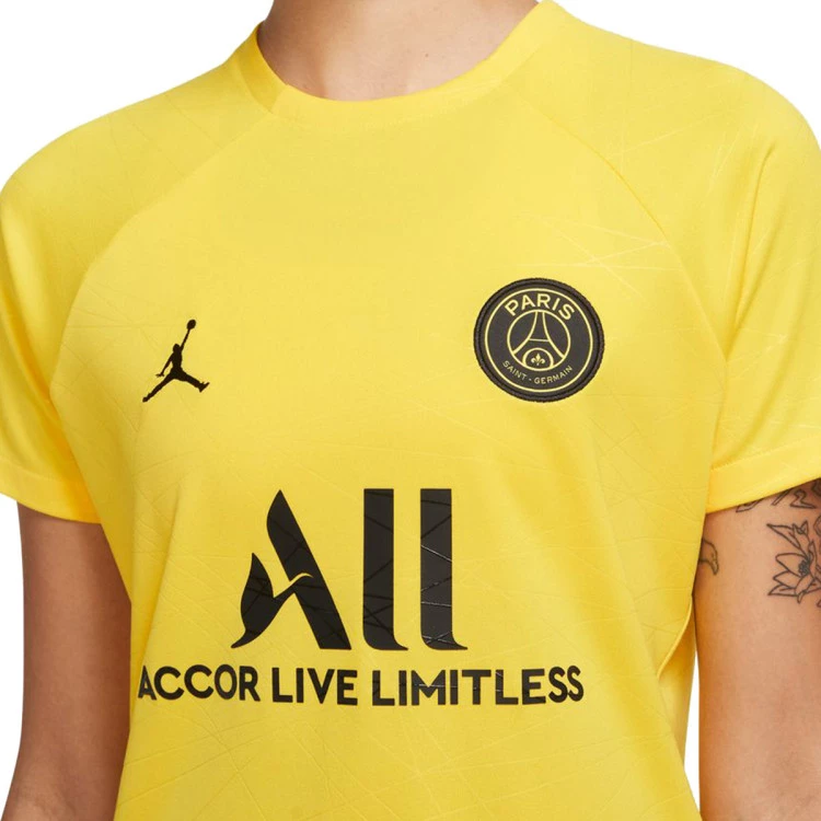 camiseta-nike-paris-saint-germain-fc-pre-match-2022-2023-mujer-tour-yellow-black-2