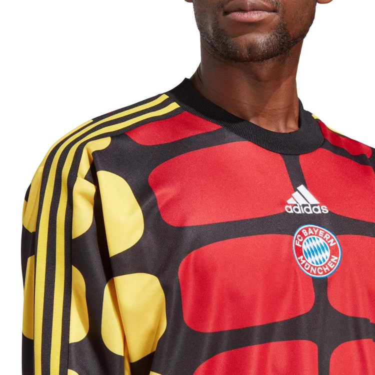 camiseta-adidas-fc-bayern-de-munich-fanswear-2022-2023-black-yellow-power-red-3