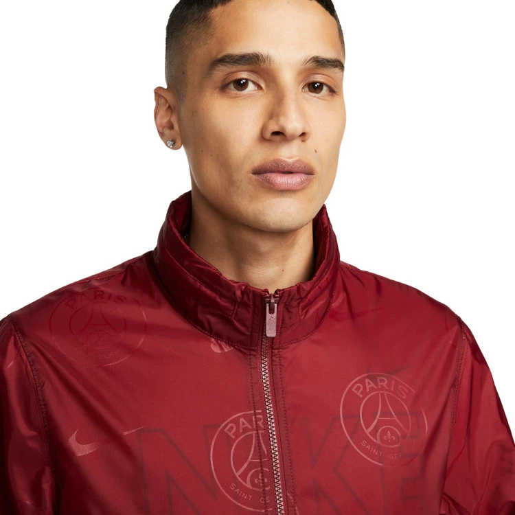 chandal-nike-paris-saint-germain-fc-fanswear-2023-2024-adulto-team-redgold-suede-no-spon-se-2