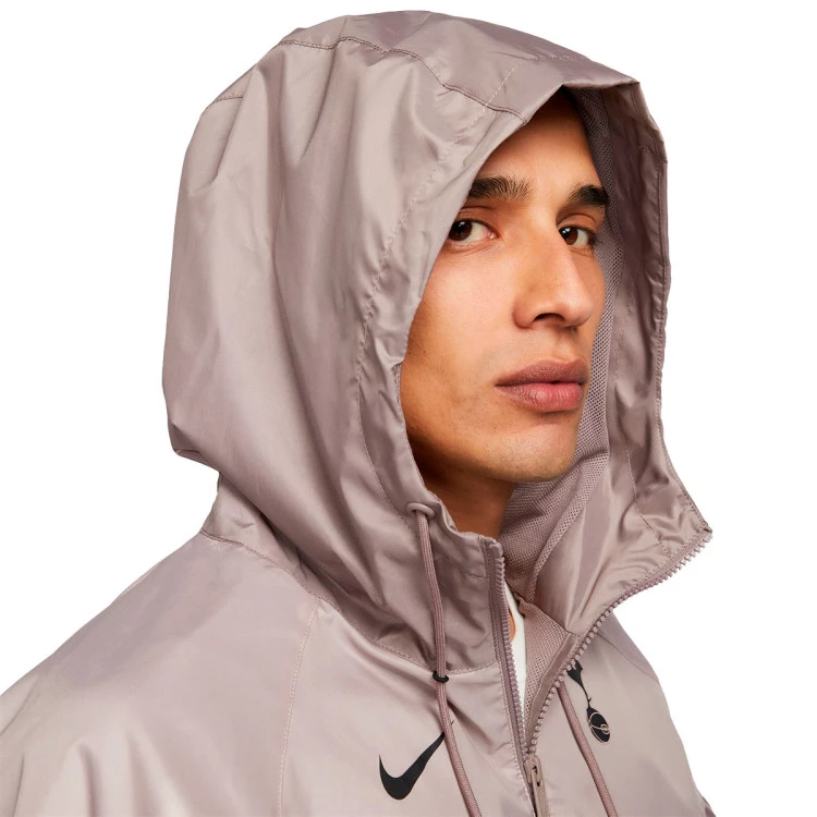 chaqueta-nike-tottenham-fanswear-2023-2024-diffused-taupe-taupe-haze-black-4