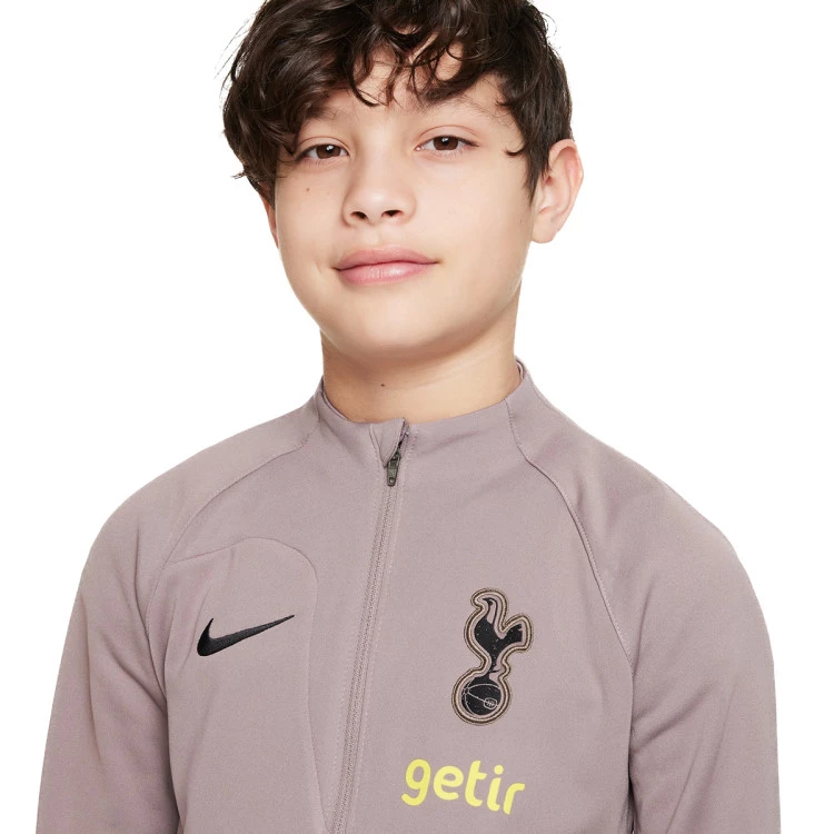 chaqueta-nike-tottenham-pre-match-2023-2024-nino-taupe-haze-black-2