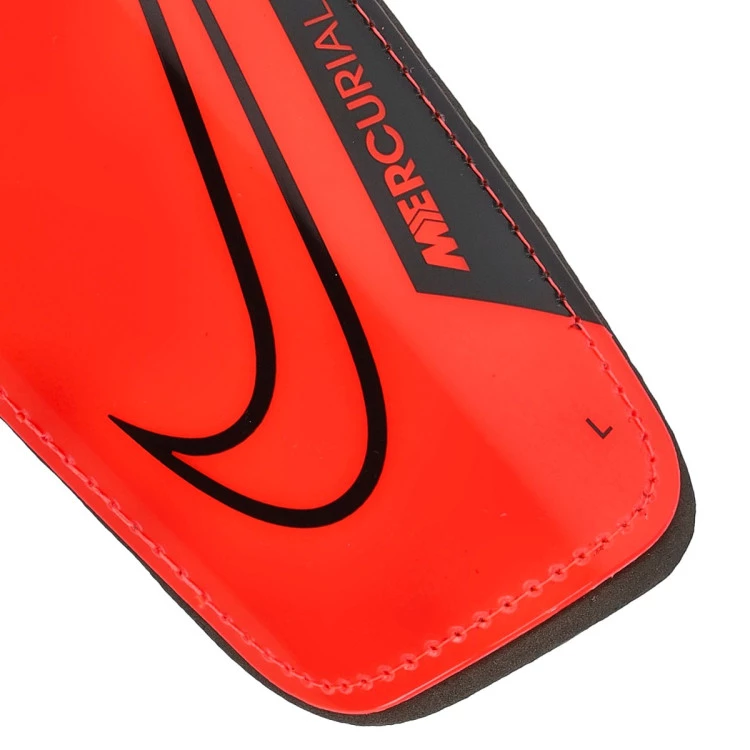 espinillera-nike-mercurial-hardshell-bright-crimson-black-2