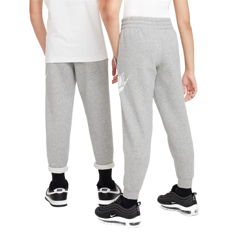 pantalon-largo-nike-sportswear-club-fleece-jggr-hbr-nino-grey-heather-base-grey-white-1