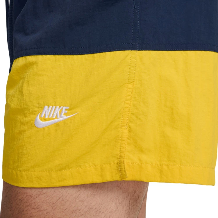 pantalon-corto-nike-club-woven-colorblock-short-midnight-navy-vivid-sulfur-white-3