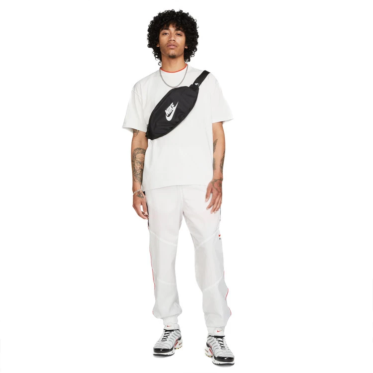 pantalon-largo-nike-sportswear-swoosh-air-woven-summit-white-black-4