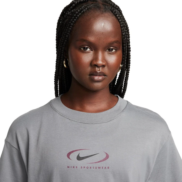 camiseta-nike-club-sherpa-woventr-crew-mujer-smoke-grey-2