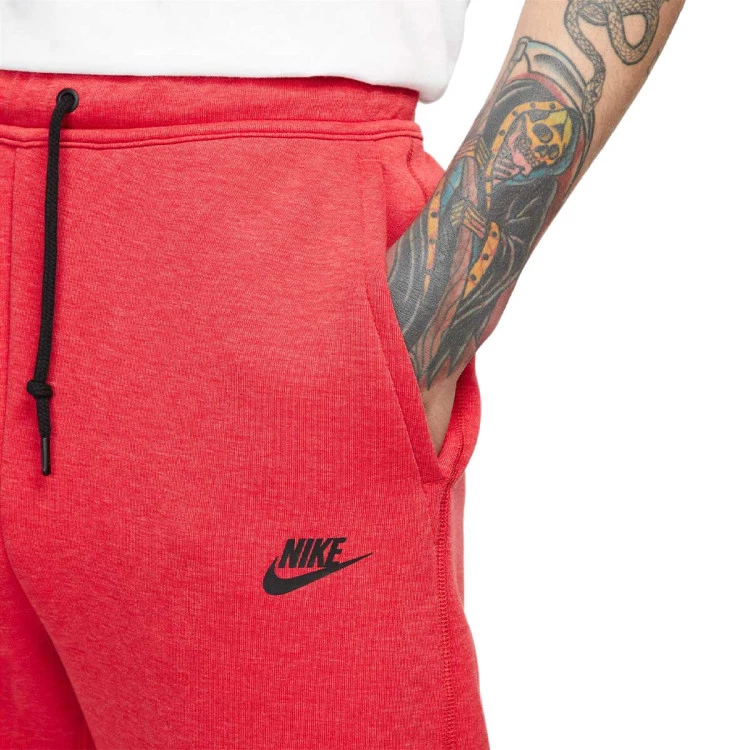 pantalon-largo-nike-sportswear-tech-fleece-jogger-univ-red-htr-black-2