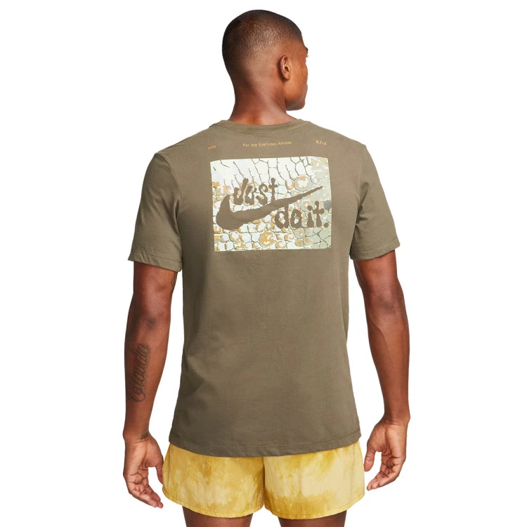 camiseta-nike-dri-fit-cargo-khaki-1