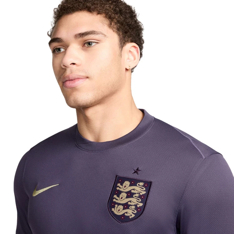 camiseta-nike-inglaterra-segunda-equipacion-eurocopa-2024-dark-raisin-sesame-2