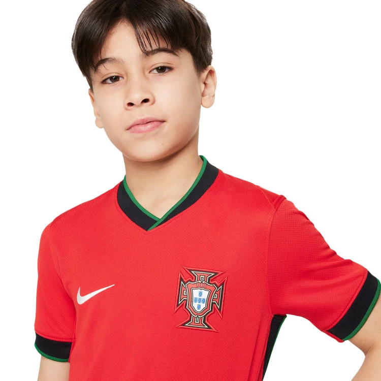 camiseta-nike-portugal-training-eurocopa-2024-nino-university-red-pine-green-pitch-blue-sail-2