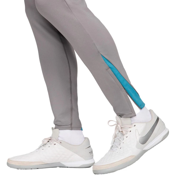 pantalon-largo-nike-atletico-de-madrid-training-2024-2025-flat-pewter-noise-aqua-crimson-4