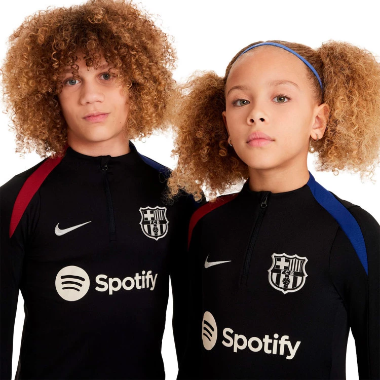 sudadera-nike-fc-barcelona-training-2024-2025-nino-black-noble-red-deep-royal-blue-orewood-2