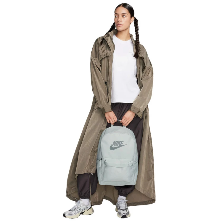 mochila-nike-heritage-light-silver-light-silver-smoke-grey-4