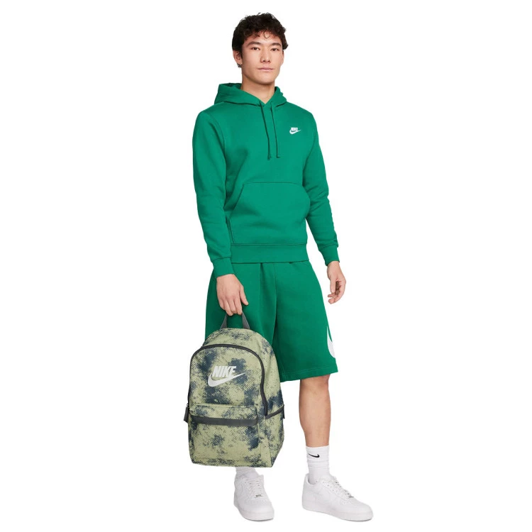 mochila-nike-heritage-25-l-olive-aura-smoke-grey-summit-white-1