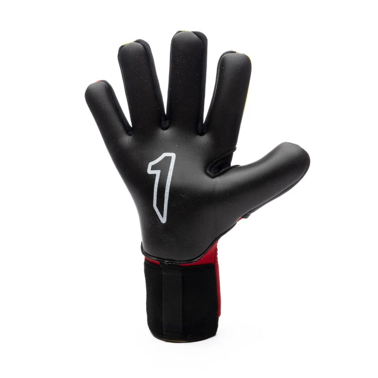 guante-rinat-nkam-semi-onana-red-yellow-black-3