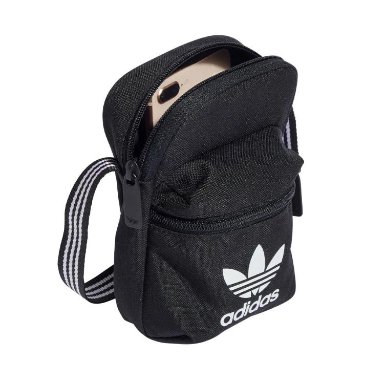 adidas-adicolor-black-2