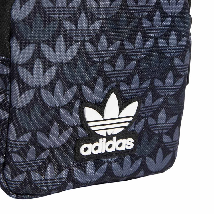 adidas-graphics-black-4